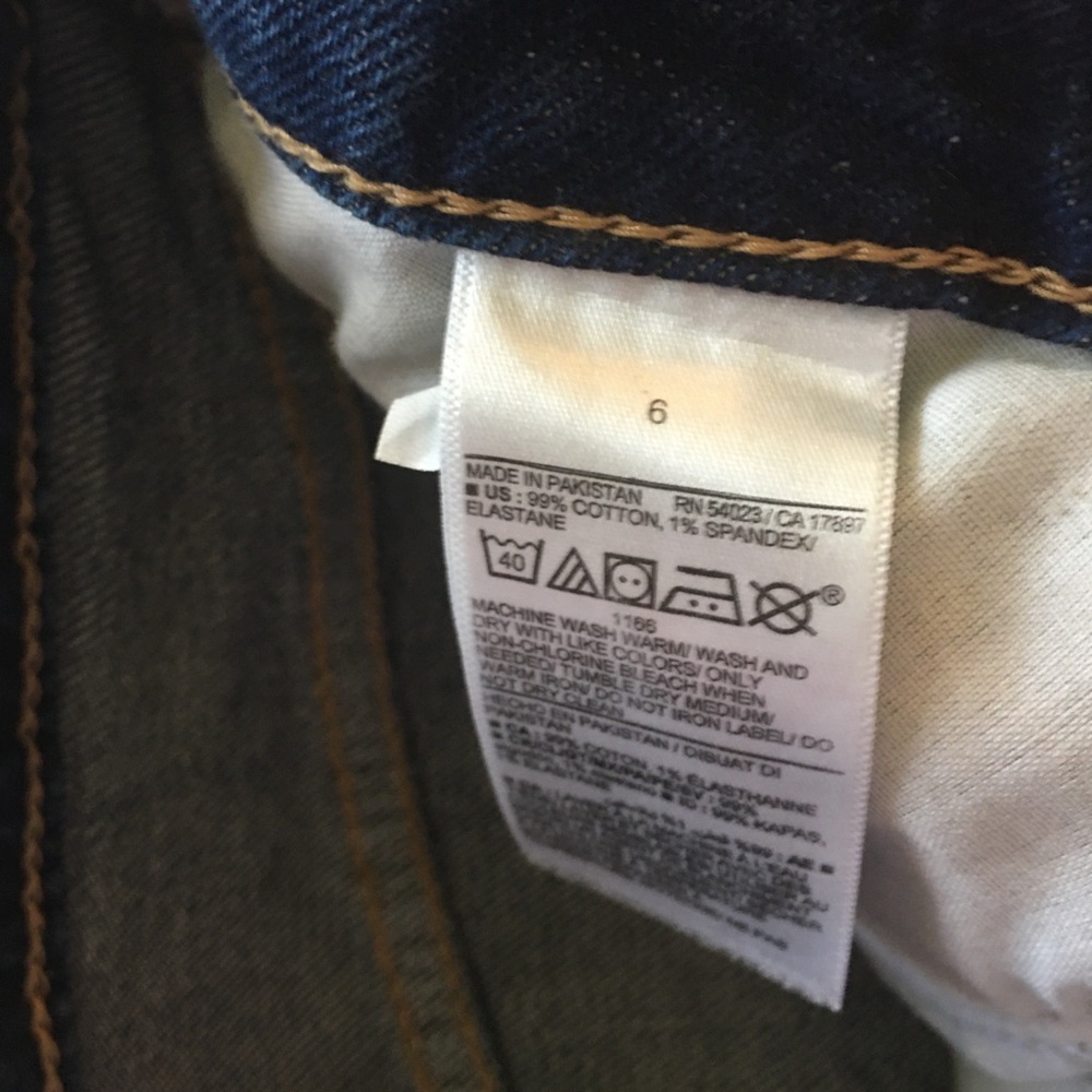 Old Navy High-Rise Secret Smooth Pockets Button Fly Frayed Hem Denim Skirt - Picture 5 of 5